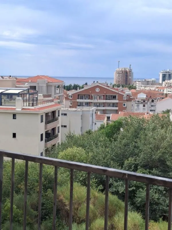 Prodaja, jednosoban stan, 38m², Lazi, Budva