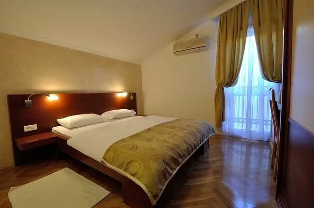 Sale, hospitality venue, 755m², Petrovac, Budva