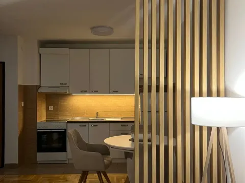 Izdavanje, jednosoban stan, 42m², City Kvart, Podgorica - image 3