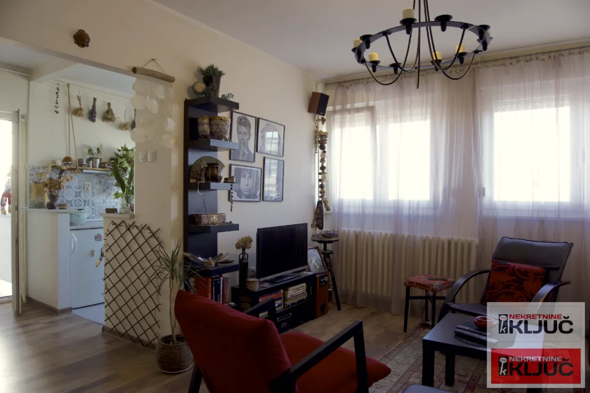 Prodaja, dvosoban stan, 55m², Bulevar Oslobodjenja, Novi Sad Sve Podlokacije