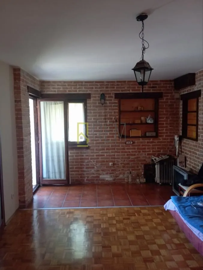 Prodaja, trosoban stan, 84m², Baston, Podgorica