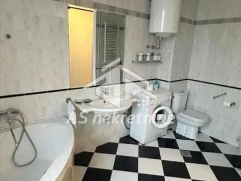 Izdavanje, četvorosoban stan, 117m², Kalenić Pijaca, Vračar Sve Podlokacije - image 17