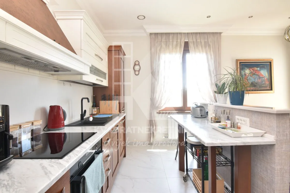 Prodaja, kuća, 170m², Gornja Gorica, Podgorica
