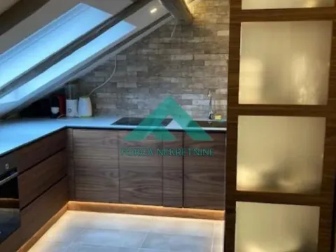 Izdavanje, trosoban stan, 107m², Stari Grad, Beograd - image 9