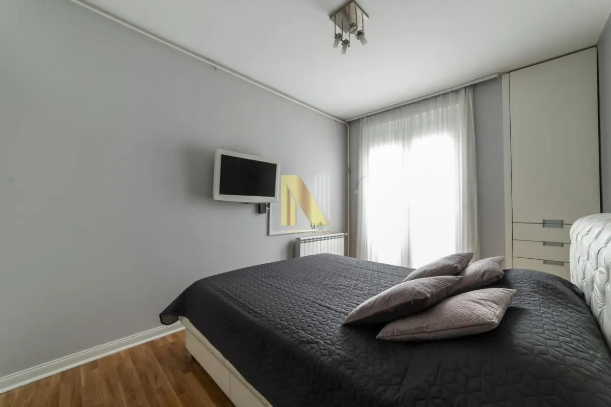 Prodaja, dvosoban stan, 49m², Centar, Novi Sad