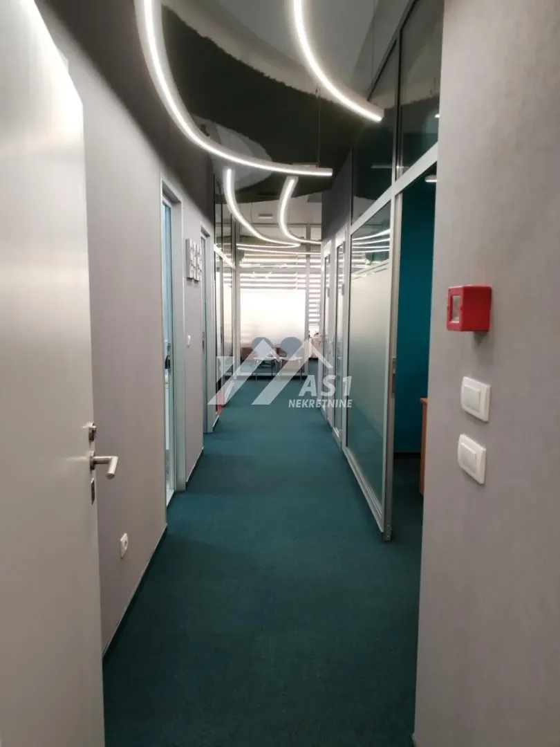 Rent, office space, 180m², Salajka, Novi Sad Sve Podlokacije