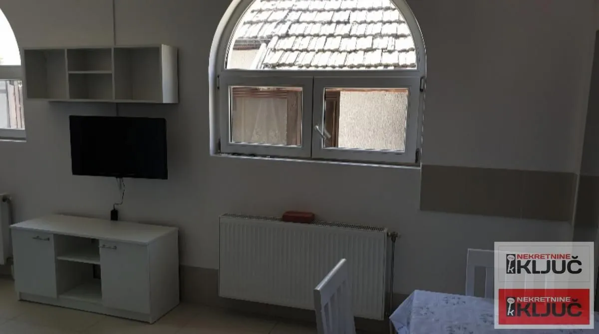 Izdavanje, jednosoban stan, 50m², Petrovaradin, Novi Sad