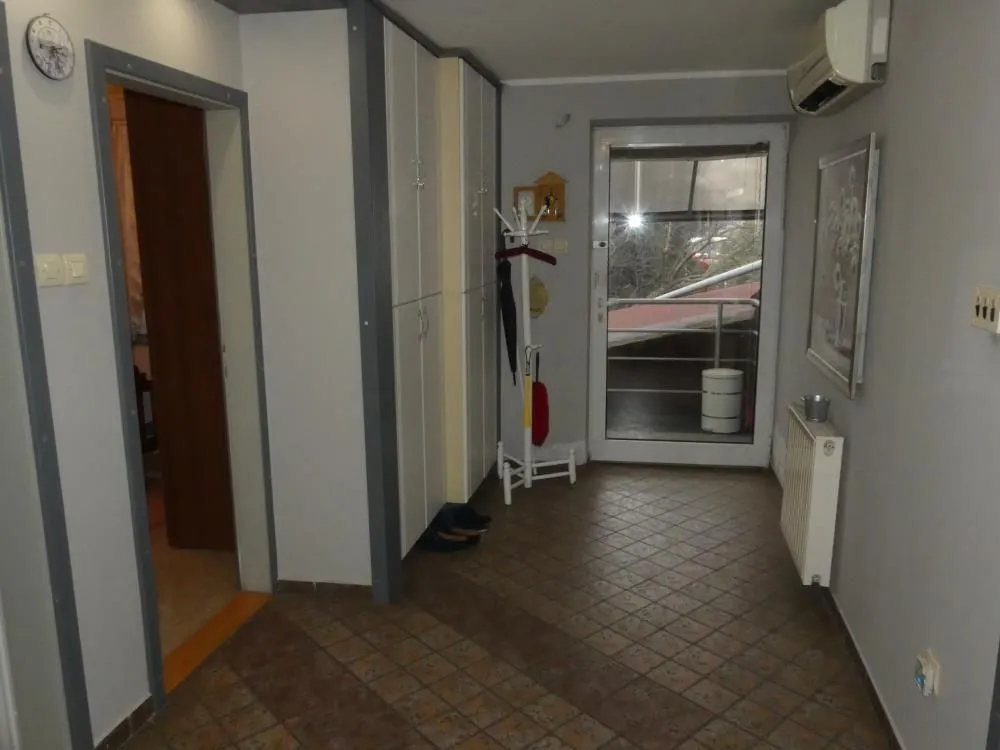 Prodaja, kuća, 220m², Centar, Jagodina