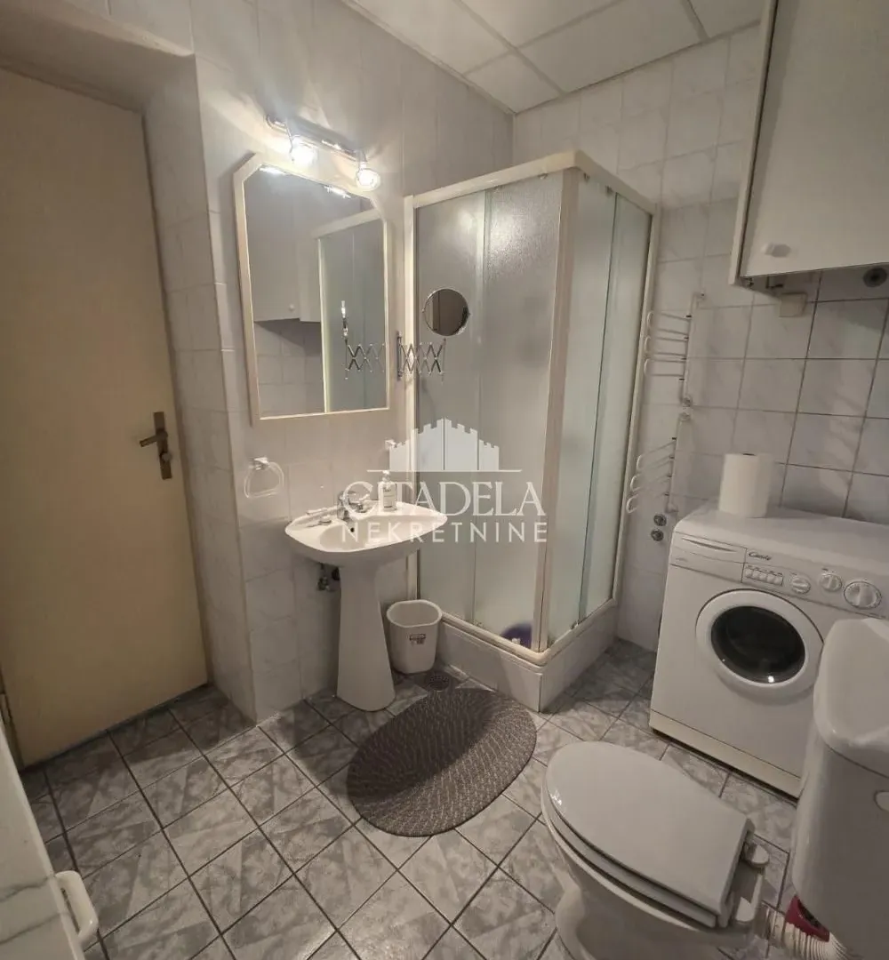 Rent, four bedroom apartment, 100m², Stari Grad, Beograd
