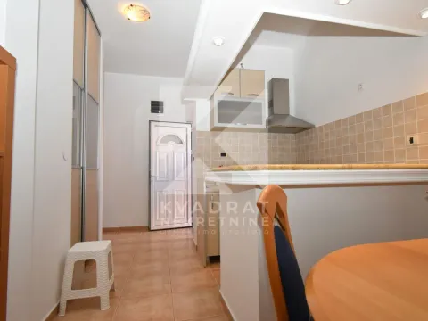 Izdavanje, kuća, 300m², Donja Gorica, Podgorica - image 29