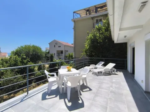 Izdavanje, dvosoban stan, 90m², Lazi, Budva - image 6