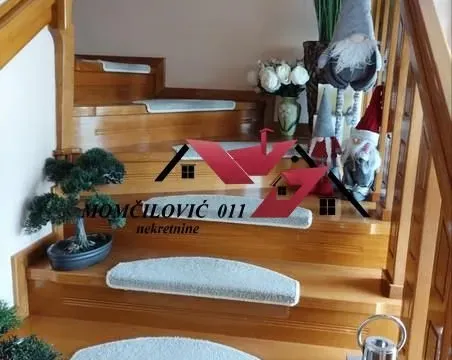 Sale, house, 430m², Zemun Ugrinovci, Zemun Sve Podlokacije - image 6