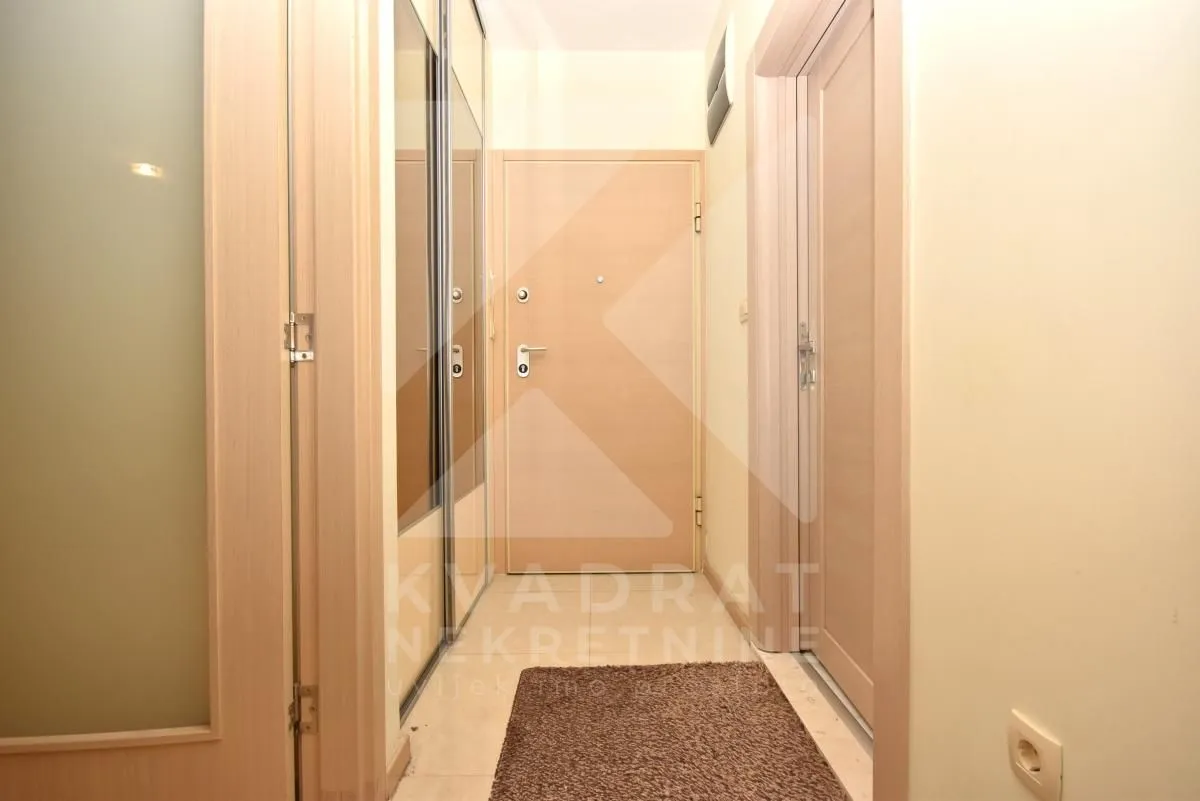Izdavanje, jednosoban stan, 46m², City Kvart, Podgorica