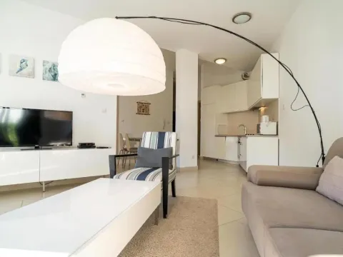 Prodaja, dvosoban stan, 84m², Morinj, Kotor - image 12