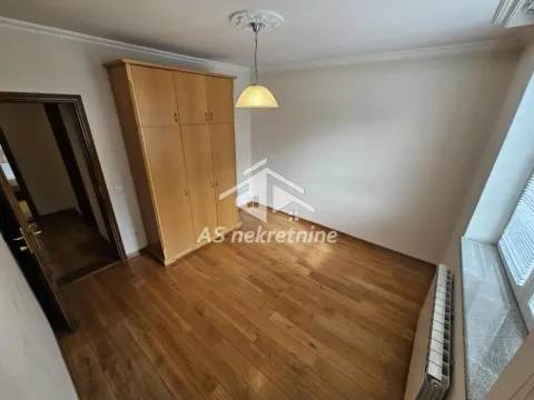 Rent, four bedroom apartment, 115m², Savski Venac, Beograd - image 13