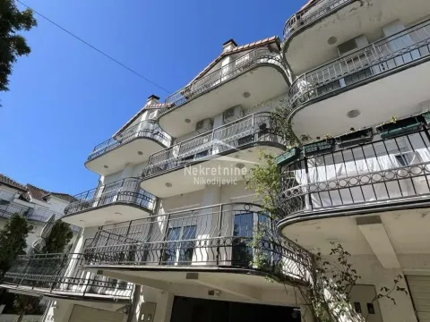 Izdavanje, stan, 310m², Savski Venac, Beograd - image 1