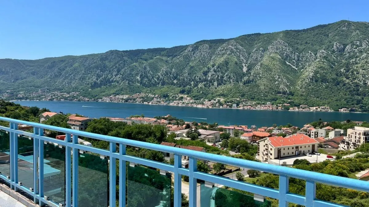Prodaja, dvosoban stan, Dobrota, Kotor