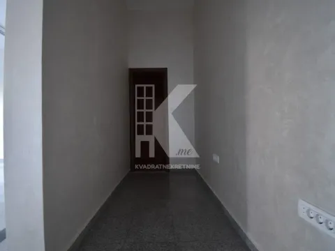 Rent, office space, 43m², Stari Aerodrom, Podgorica - image 4