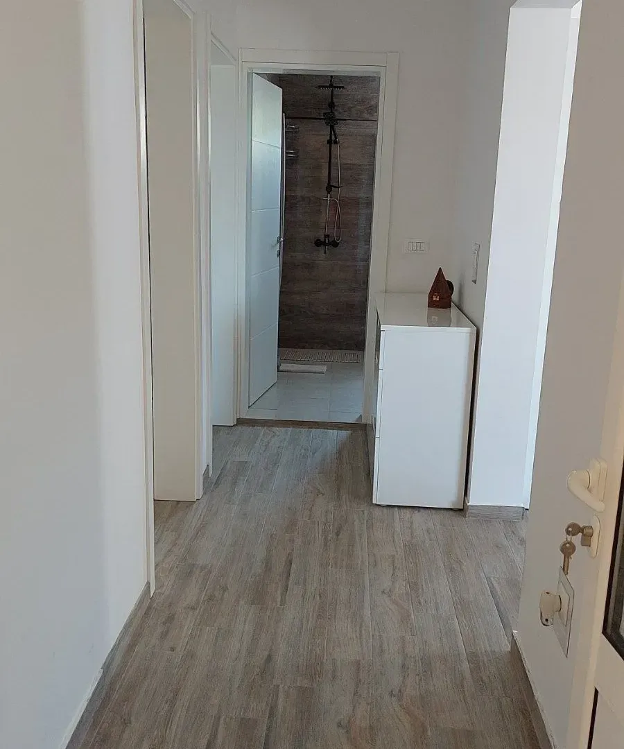 Izdavanje, dvosoban stan, 74m², Bar, Crna Gora