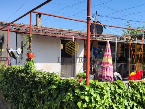 Kuća in Konik