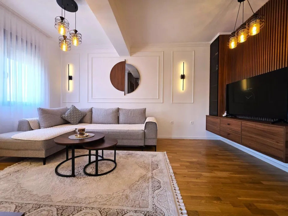 Izdavanje, jednosoban stan, 50m², Stari Aerodrom, Podgorica
