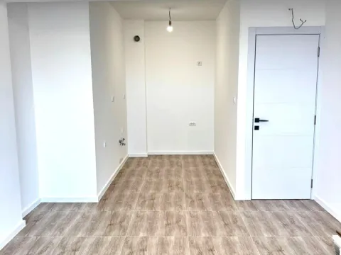 Prodaja, jednosoban stan, 46m², Centar, Bar - image 11