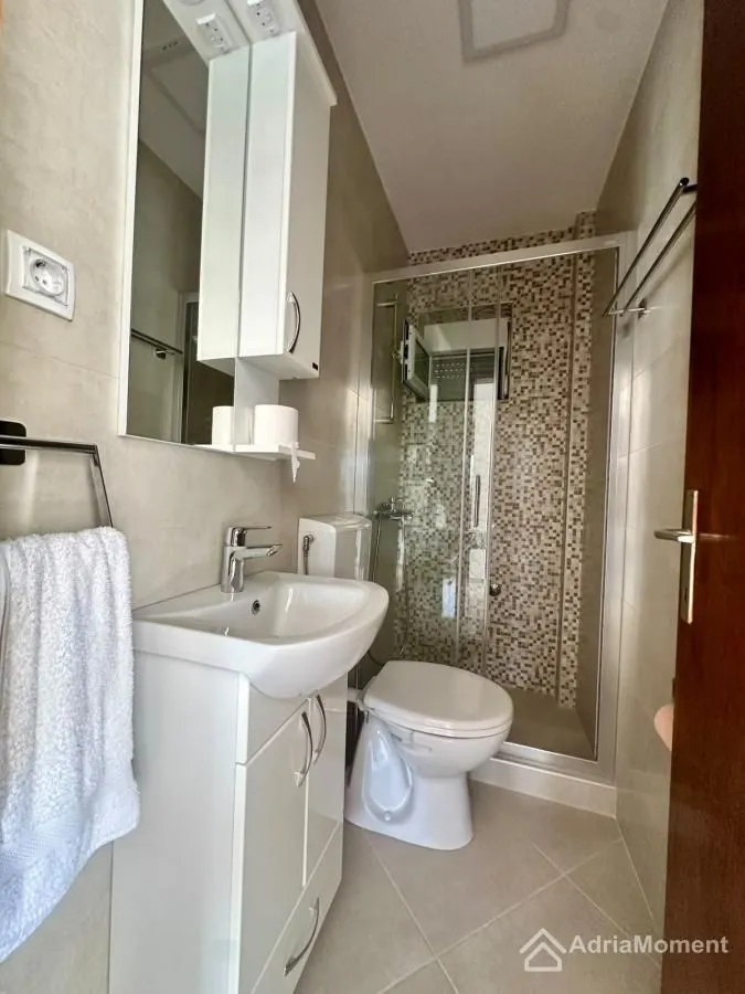 Prodaja, dvosoban stan, 67m², Radovići, Tivat