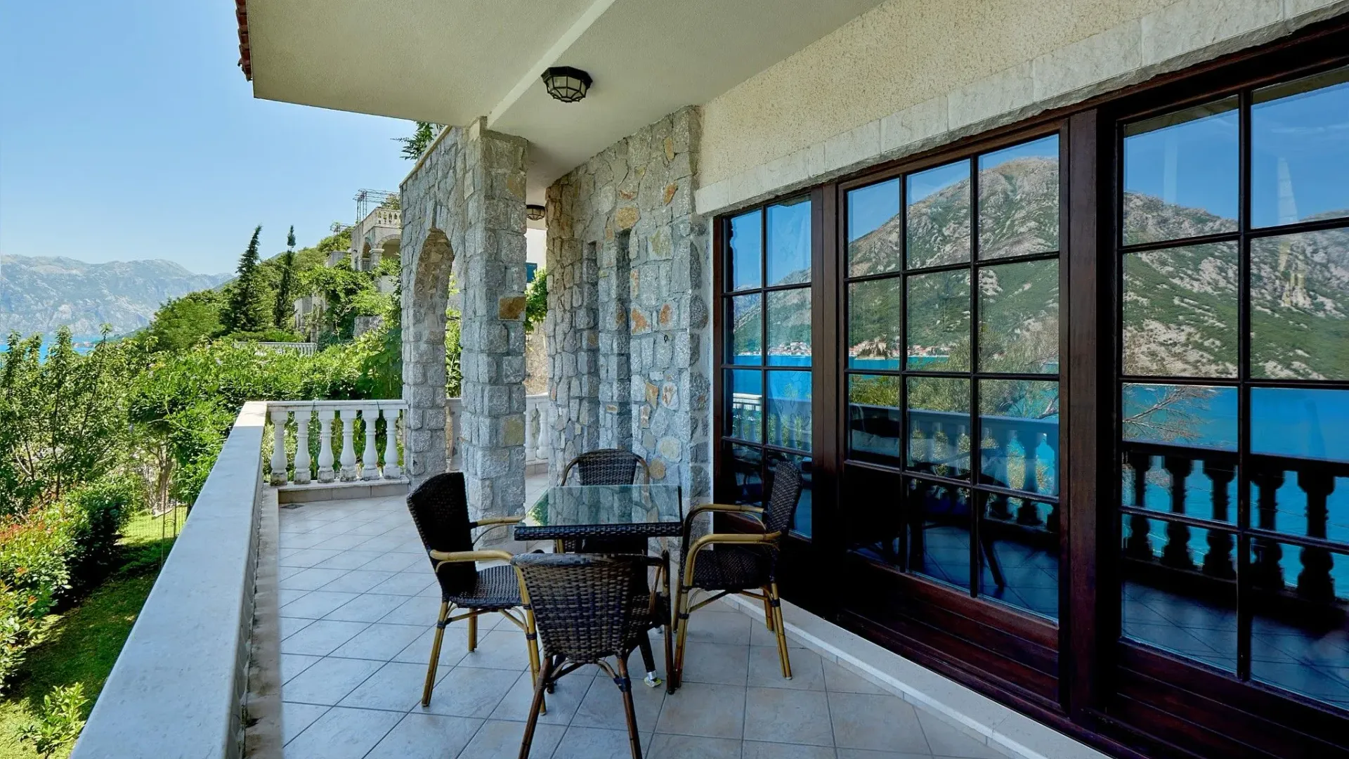 Sale, house, 235m², Kostanjica, Kotor
