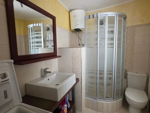 Rent, three bedroom apartment, 120m², Stari Grad, Budva - image 21