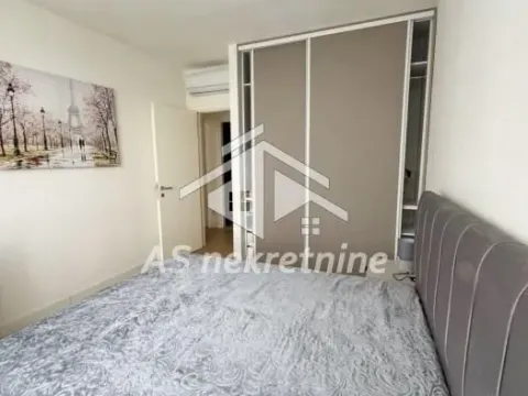 Izdavanje, trosoban stan, 84m², Savski Venac, Beograd - image 10
