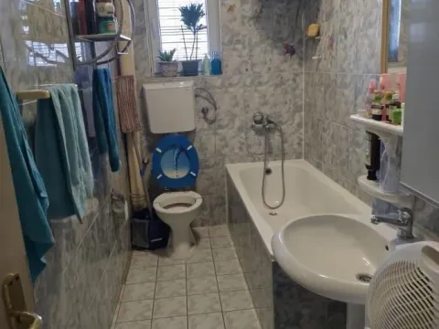 Prodaja, trosoban stan, 71m², Adamovićevo Naselje, Novi Sad Sve Podlokacije - image 9