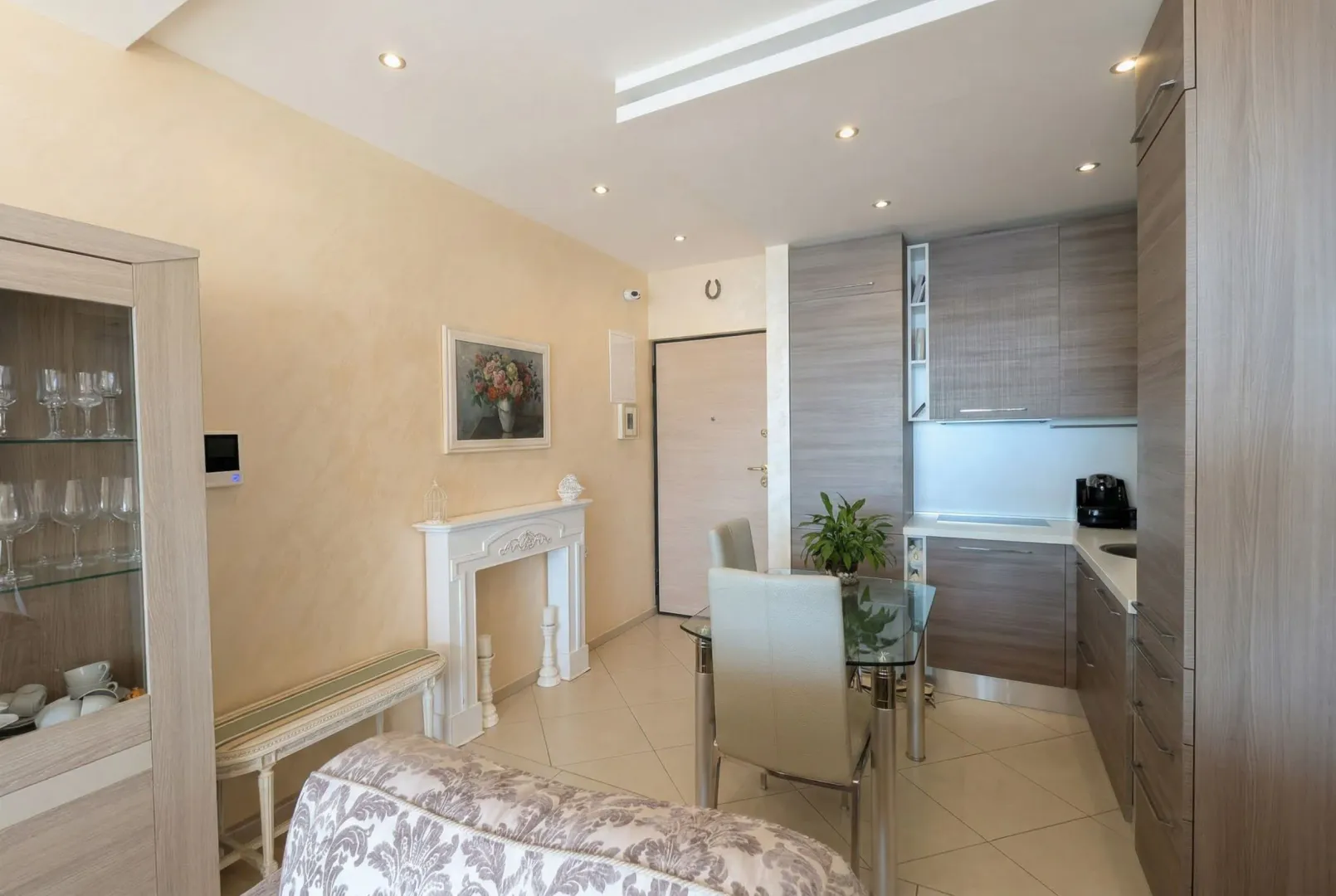 Prodaja, trosoban stan, 65m², Bečići, Budva