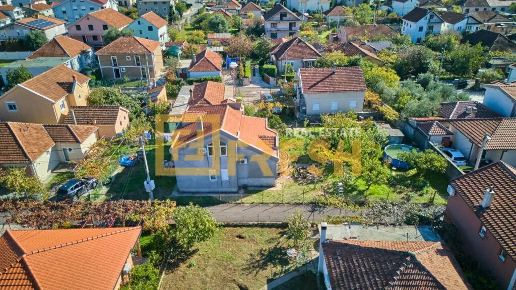 Prodaja, plac, 340m², Tološi, Podgorica