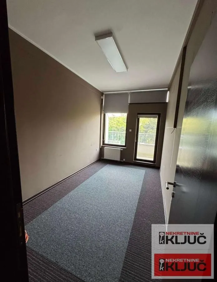 Rent, office space, 171m², Centar, Novi Sad