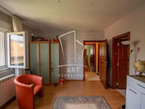 Prodaja, kuća, 238m², Petlovo Brdo, Beograd - image 18