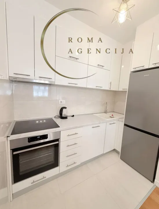 Izdavanje, dvosoban stan, 70m², Central Point, Podgorica