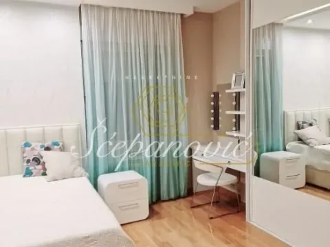 Izdavanje, trosoban stan, 105m², Centar, Novi Sad - image 6