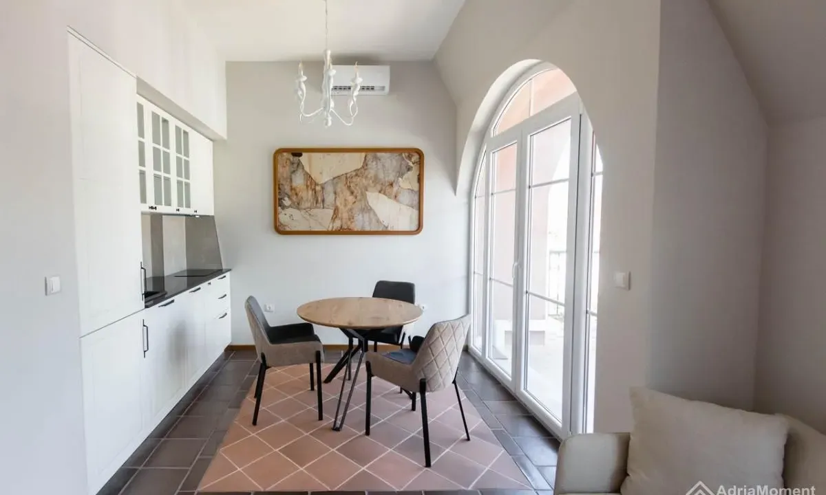 Prodaja, jednosoban stan, 49m², Tivat, Crna Gora