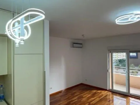 Izdavanje, dvosoban stan, 76m², City Kvart, Podgorica - image 6