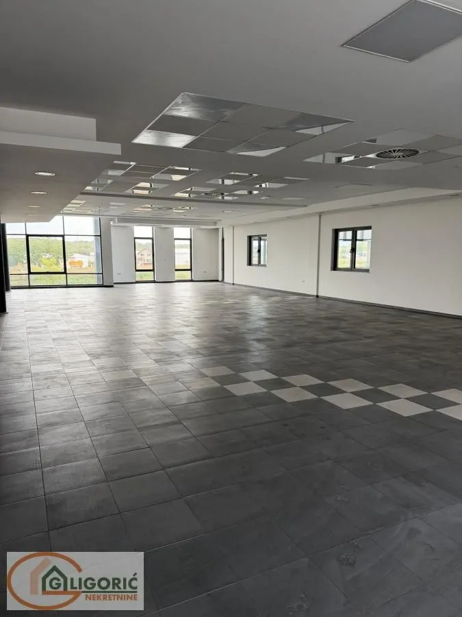 Rent, office space, 550m², Centar, Šabac