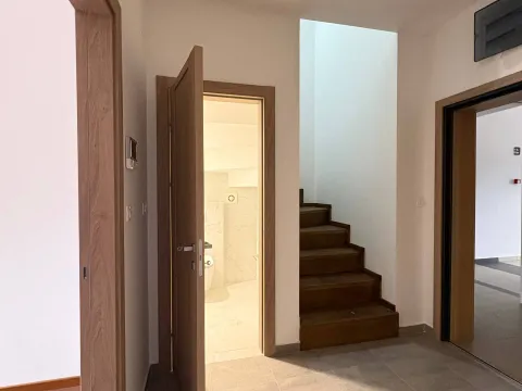 Sale, three bedroom apartment, 113m², Master Kvart, Podgorica - image 10