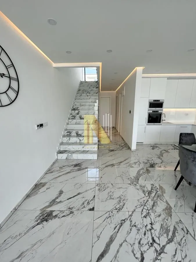 Izdavanje, kuća, 180m², Sremska Kamenica, Petrovaradin