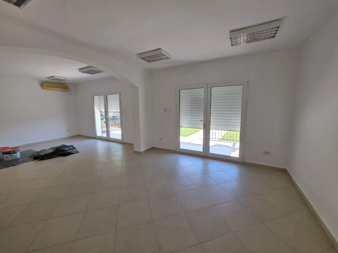 Rent, office space, 90m², Zlatica, Podgorica