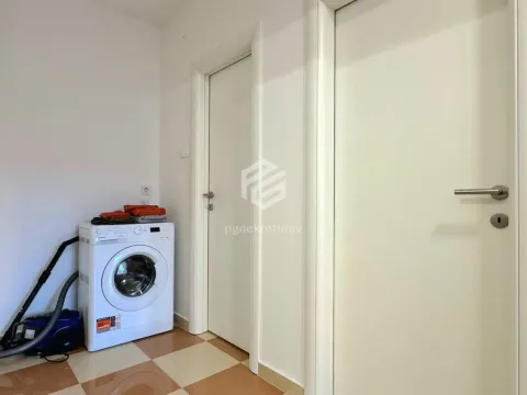 Izdavanje, kuća, 65m², Momišići, Podgorica - image 9