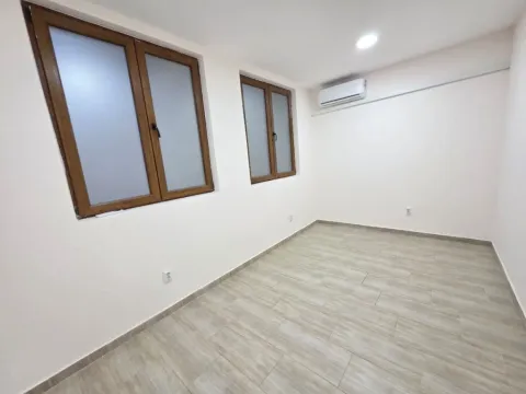 Izdavanje, poslovni prostor, 55m², Tološka šuma, Podgorica - image 5