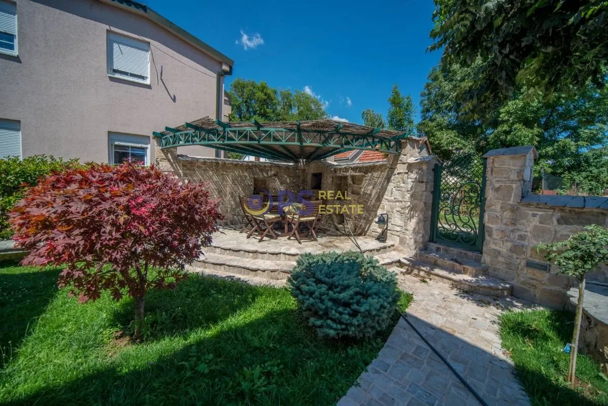 Prodaja, kuća, 169m², Cetinje, Crna Gora