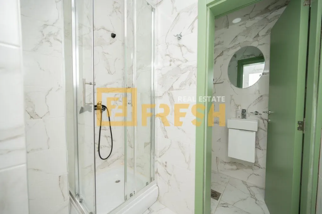 Rent, office space, 1000m², Centar, Podgorica