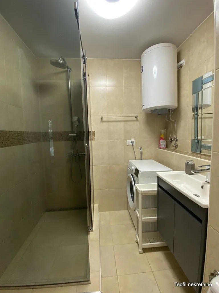 Izdavanje, četvorosoban stan, 87m², Bezanijska Kosa 2, Bežanijska Kosa Sve Podlokacije