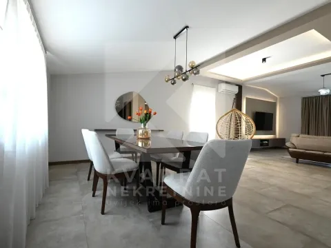 Izdavanje, trosoban stan, 190m², Tološi, Podgorica - image 8