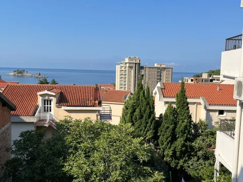 Rent, one bedroom apartment, 40m², Petrovac, Budva - image 1